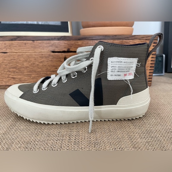 Veja Nova Ripstop High Top Sneaker - Picture 5 of 5